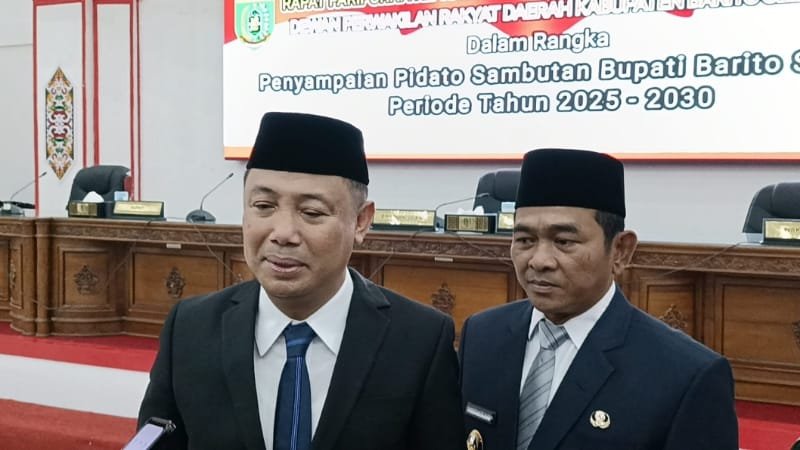 Bupati dan wakil bupati Barito Selatan, Eddy Raya Samsuri-Khristianto Yudha saat diwawancarai (foto: BorneoToday/HBI)