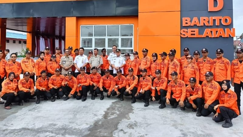 Penjabat Bupati Barito Selatan, Deddy Winarwan saat meresmikan kantor BPBD Barito Selatan (foto: BorneoToday/HBI)