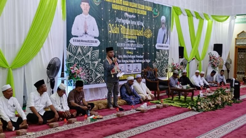 Penjabat Bupati Barito Selatan, Deddy Winarwan saat menghadiri acara Isra Mi'raj, di Buntok (foto: BorneoToday/HBI)