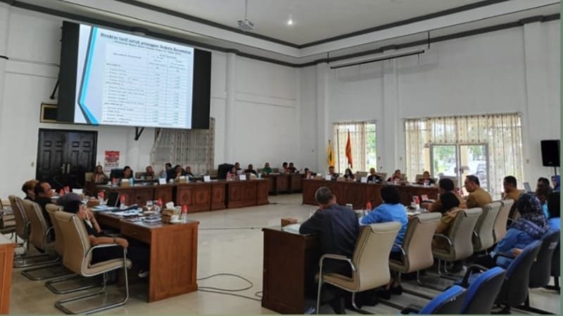 Suasana Rapat Dengar Pendapat (RDP) antara DPRD dengan Pemerintah Kabupaten setempat (foto: BorneoToday/HBI)